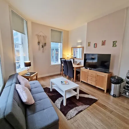 City Centre Flat Near Top Sights